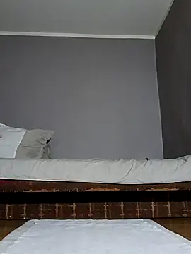 larzik94 online show from March 15, 2026, 9:32 pm