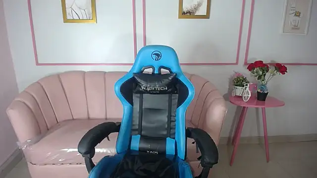 zoe ch  online show from March 11, 2025, 9:48 pm