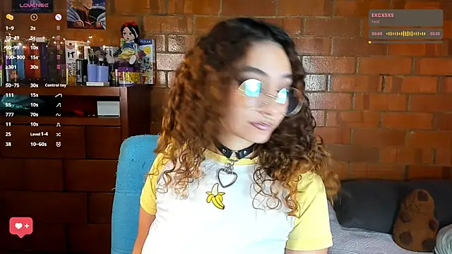 Snapshot of Annycolin_ chatting on October 3, 2025, 9:45 pm Annycolin online show from October 3, 2025, 9:45 pm