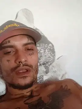 Snapshot of gibbyi777 chatting on December 17, 2025, 10:27 pm gibbyi777 online show from December 17, 2025, 10:27 pm