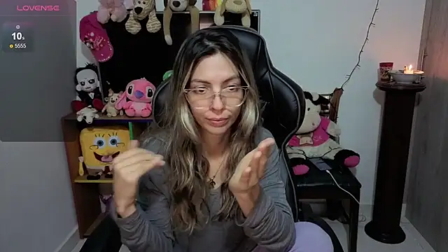 Princezzlove3 online show from November 16, 2025, 2:28 am