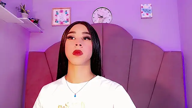 Vanessapintoo online show from February 13, 2025, 8:34 pm