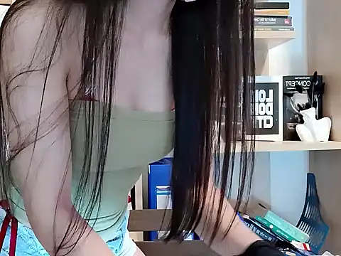 Lush-Office online show from October 16, 2025, 6:47 am