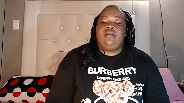 omalicha98 online show from April 17, 2026, 6:38 am