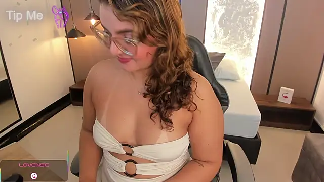 lilly ass  online show from October 11, 2025, 12:58 pm