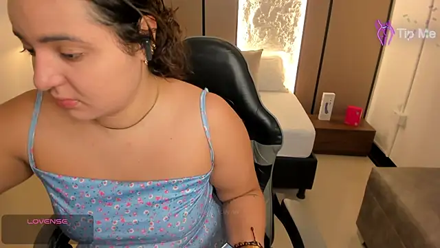 lilly ass  online show from May 20, 2026, 1:17 pm