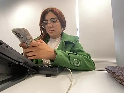Snapshot of MartinaSooler chatting on February 3, 2025, 8:35 pm MartinaSooler online show from February 3, 2025, 8:35 pm