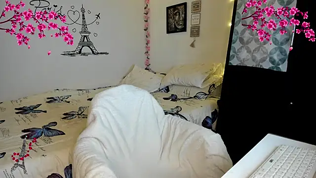 nataparis online show from March 24, 2026, 12:15 am