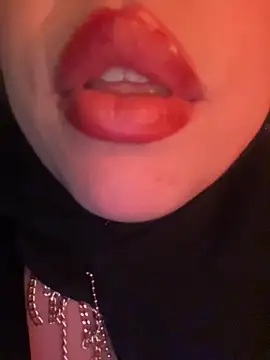 Snapshot of zahra_Jalid chatting on May 15, 2026, 11:34 pm zahra Jalid online show from May 15, 2026, 11:34 pm