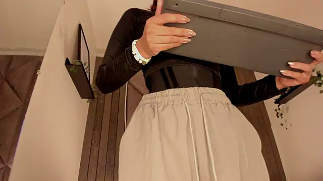 Snapshot of SabrinaSpell_ chatting on November 15, 2025, 11:40 am SabrinaSpell online show from November 15, 2025, 11:40 am