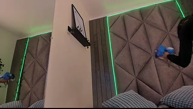 Snapshot of SabrinaSpell_ chatting on November 29, 2025, 11:46 am SabrinaSpell online show from November 29, 2025, 11:46 am