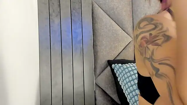 Snapshot of SabrinaSpell_ chatting on February 12, 2026, 7:31 pm SabrinaSpell online show from February 12, 2026, 7:31 pm