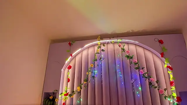 Snapshot of SabrinaSpell_ chatting on February 14, 2026, 11:51 am SabrinaSpell online show from February 14, 2026, 11:51 am