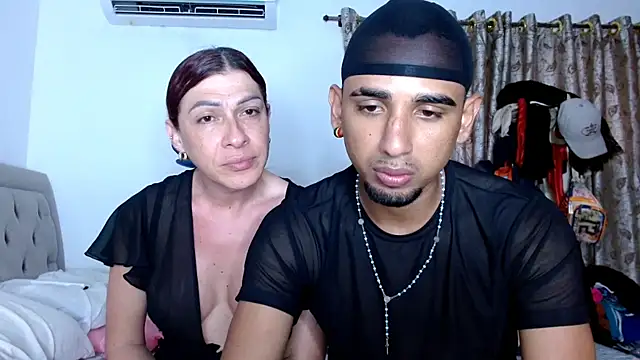 sweethoneytsx online show from November 9, 2025, 9:57 pm