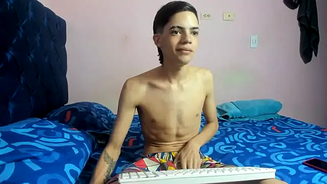 Latinos 2001 online show from March 5, 2026, 11:50 am