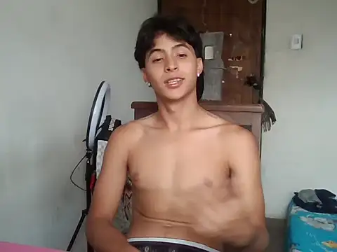 Snapshot of Sm1thXx chatting on March 13, 2025, 9:05 pm Sm1thXx online show from March 13, 2025, 9:05 pm