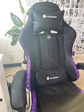 Snapshot of Kelley_Allie chatting on February 19, 2025, 7:17 am Kelley Allie online show from February 19, 2025, 7:17 am