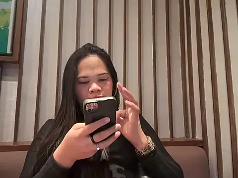 Snapshot of SophiaCourthaway chatting on May 14, 2026, 12:56 pm SophiaCourthaway online show from May 14, 2026, 12:56 pm