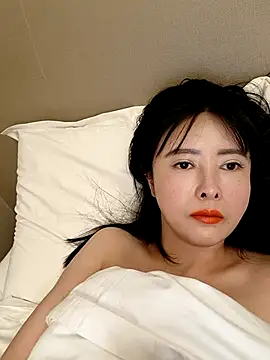 lilandi0521 online show from February 25, 2025, 1:09 am