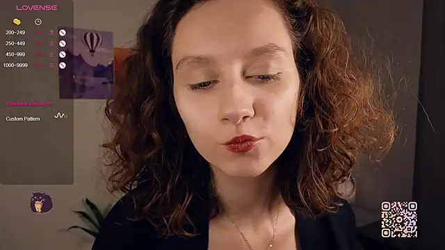 Leya Curly online show from September 9, 2025, 1:43 pm