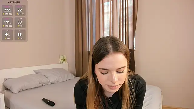 MonaClive online show from February 7, 2025, 10:29 am