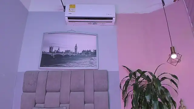 Snapshot of janna_lopez_ chatting on October 22, 2025, 11:32 am janna lopez online show from October 22, 2025, 11:32 am