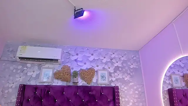 Snapshot of janna_lopez_ chatting on November 30, 2025, 11:47 am janna lopez online show from November 30, 2025, 11:47 am