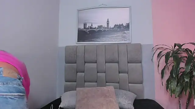 Snapshot of janna_lopez_ chatting on December 5, 2025, 12:47 pm janna lopez online show from December 5, 2025, 12:47 pm