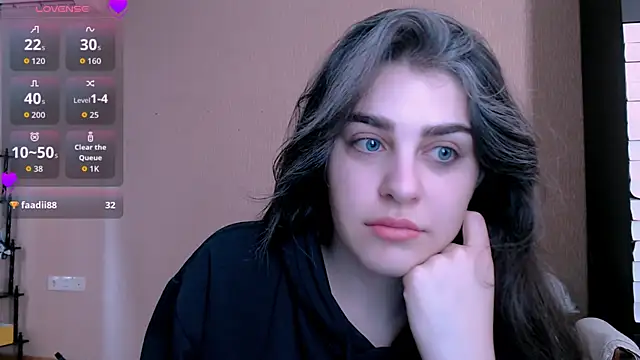  Roselina  online show from November 11, 2025, 6:02 am