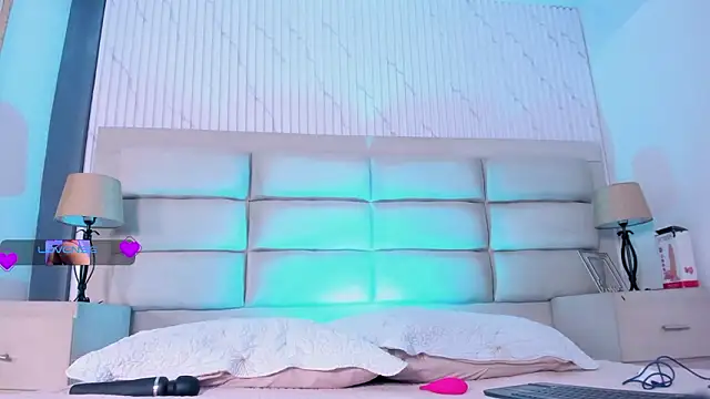 Snapshot of EthaanCox chatting on February 4, 2026, 9:04 am EthaanCox online show from February 4, 2026, 9:04 am