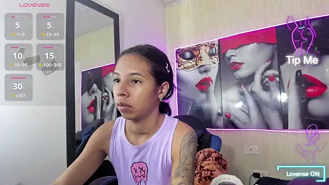 Snapshot of Miss_sparkle00 chatting on February 13, 2026, 7:54 pm Miss sparkle00 online show from February 13, 2026, 7:54 pm