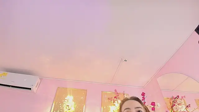 scarlette69 online show from February 6, 2026, 7:28 pm