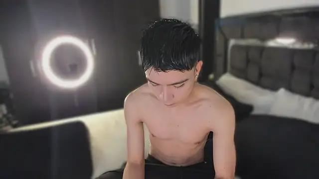 alanblack1 online show from March 13, 2026, 1:07 pm