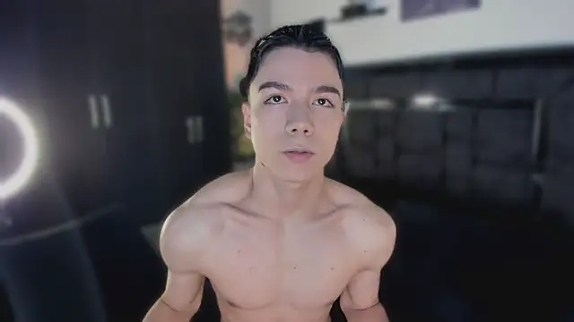 alanblack1 online show from April 12, 2026, 12:43 pm