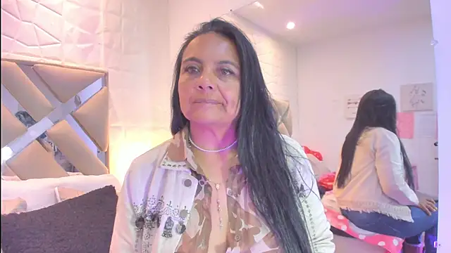 raquell moore online show from April 13, 2026, 11:59 am