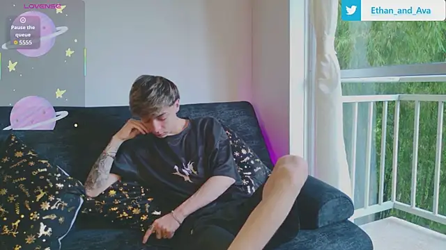 Snapshot of ethan_and_ava chatting on November 20, 2025, 1:11 pm ethan and ava online show from November 20, 2025, 1:11 pm