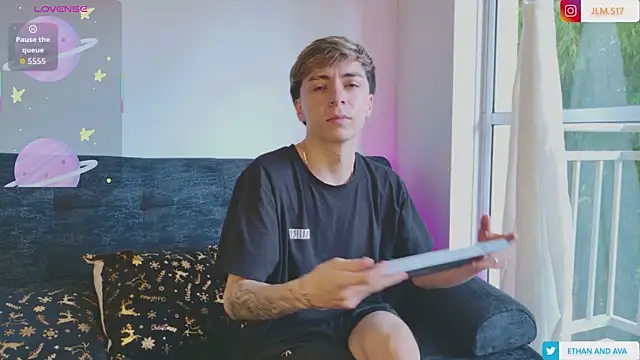 Snapshot of ethan_and_ava chatting on November 26, 2025, 1:34 pm ethan and ava online show from November 26, 2025, 1:34 pm