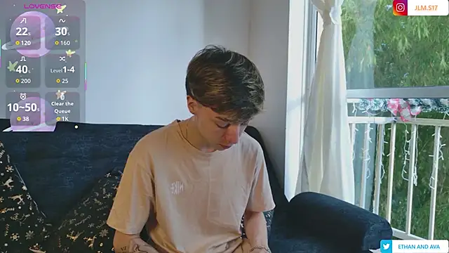 Snapshot of ethan_and_ava chatting on December 17, 2025, 12:33 pm ethan and ava online show from December 17, 2025, 12:33 pm