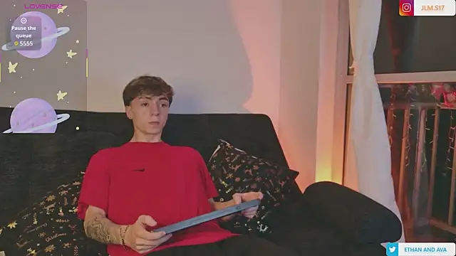 Snapshot of ethan_and_ava chatting on December 20, 2025, 1:34 am ethan and ava online show from December 20, 2025, 1:34 am