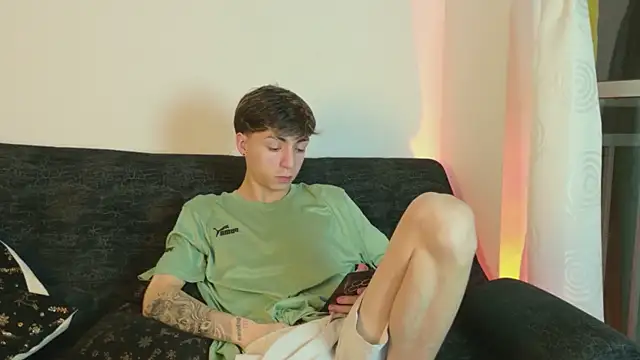 Snapshot of ethan_and_ava chatting on February 12, 2026, 2:28 am ethan and ava online show from February 12, 2026, 2:28 am