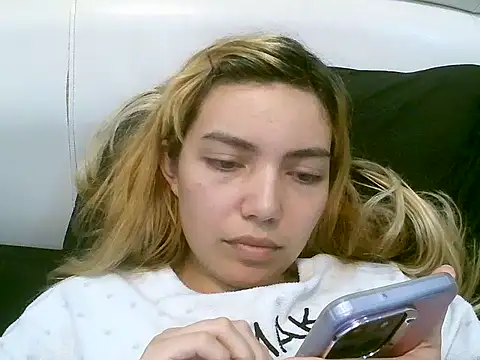 Snapshot of VittoriaTaylor chatting on October 17, 2025, 7:05 pm VittoriaTaylor online show from October 17, 2025, 7:05 pm