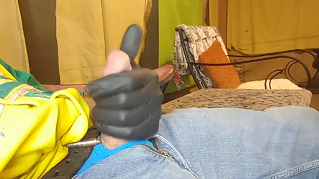 Snapshot of bwcbeat83 chatting on January 16, 2026, 2:26 am bwcbeat83 online show from January 16, 2026, 2:26 am