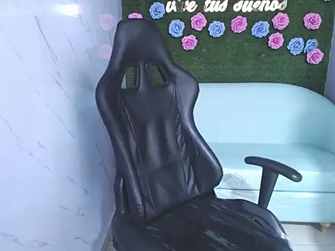 ravenvancleef online show from August 3, 2026, 2:54 pm