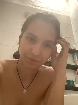 Snapshot of Bella_still chatting on March 19, 2025, 9:48 pm Bella still online show from March 19, 2025, 9:48 pm