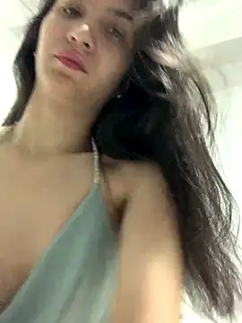 Snapshot of Bella_still chatting on September 16, 2025, 12:50 pm Bella still online show from September 16, 2025, 12:50 pm