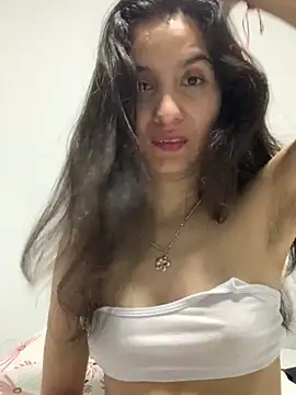 Snapshot of Bella_still chatting on October 16, 2025, 1:23 pm Bella still online show from October 16, 2025, 1:23 pm