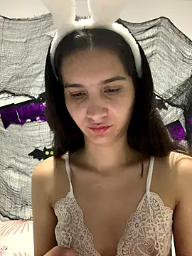 Snapshot of Bella_still chatting on October 30, 2025, 1:12 pm Bella still online show from October 30, 2025, 1:12 pm