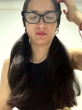 Snapshot of Bella_still chatting on November 11, 2025, 12:38 pm Bella still online show from November 11, 2025, 12:38 pm