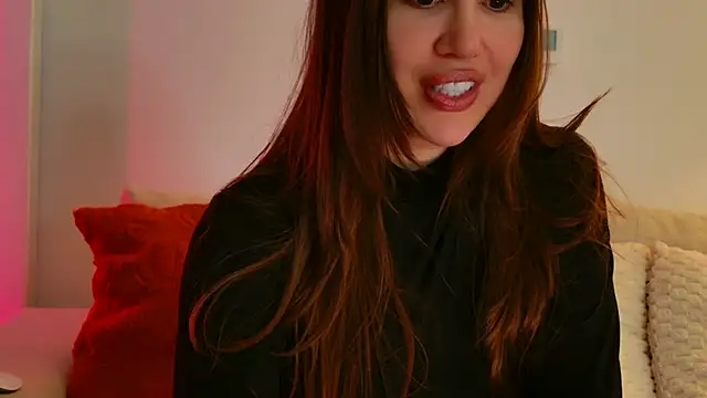 GoddessRoxana online show from December 18, 2025, 1:17 pm