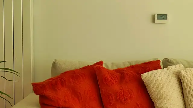 GoddessRoxana online show from December 19, 2025, 12:23 pm